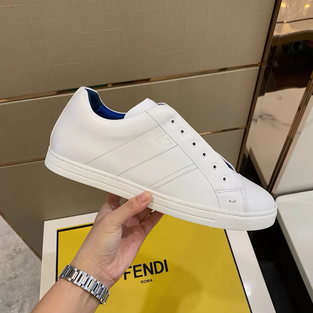 Factory Price: 400💰 Sun] FENDI Classic Comfort Men's, this sophisticated sneaker is handcrafted from soft calfskin. Mesh inner surface, ultra-light rubber material and rough outsole. This unique thin style is suitable for the casual and exquisite sensibility of this season. It is comfortable and natural on the feet. It is an everyday style for casual travel in autumn and winter! Code number: 38/44, customized 45